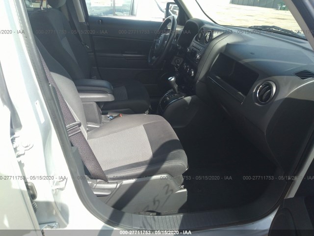 Photo 4 VIN: 1J4NF1GB5BD177456 - JEEP PATRIOT 