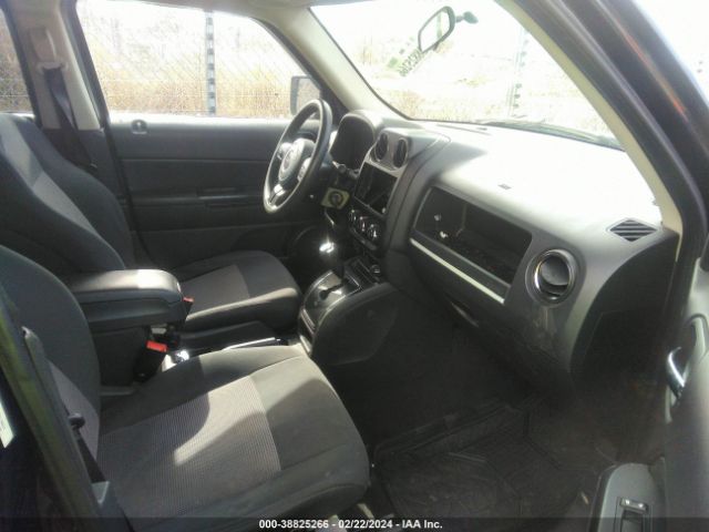 Photo 4 VIN: 1J4NF1GB5BD196623 - JEEP PATRIOT 