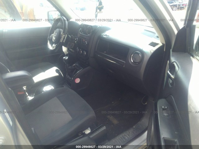 Photo 4 VIN: 1J4NF1GB5BD235422 - JEEP PATRIOT 