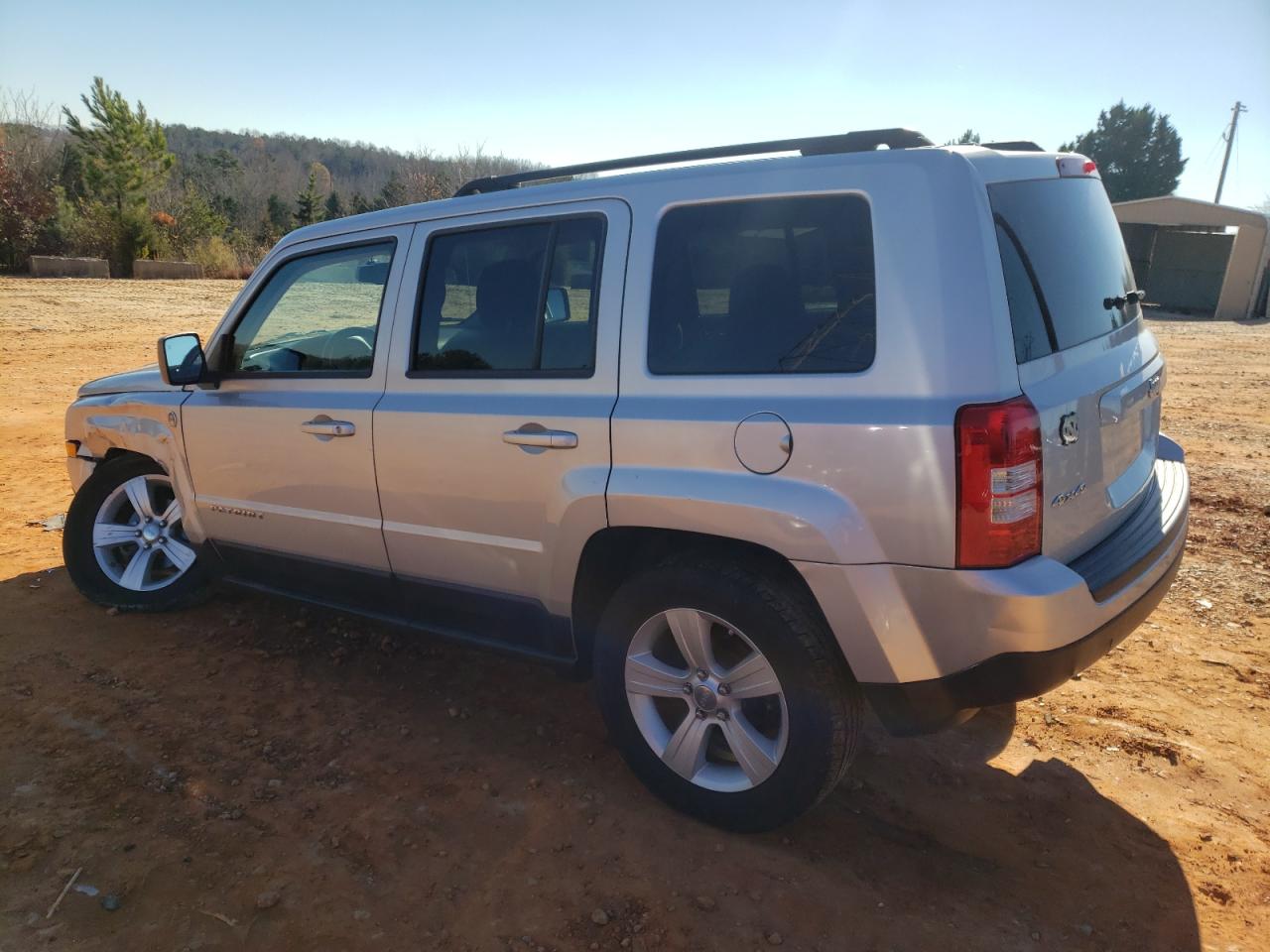 Photo 1 VIN: 1J4NF1GB6BD100966 - JEEP LIBERTY (PATRIOT) 