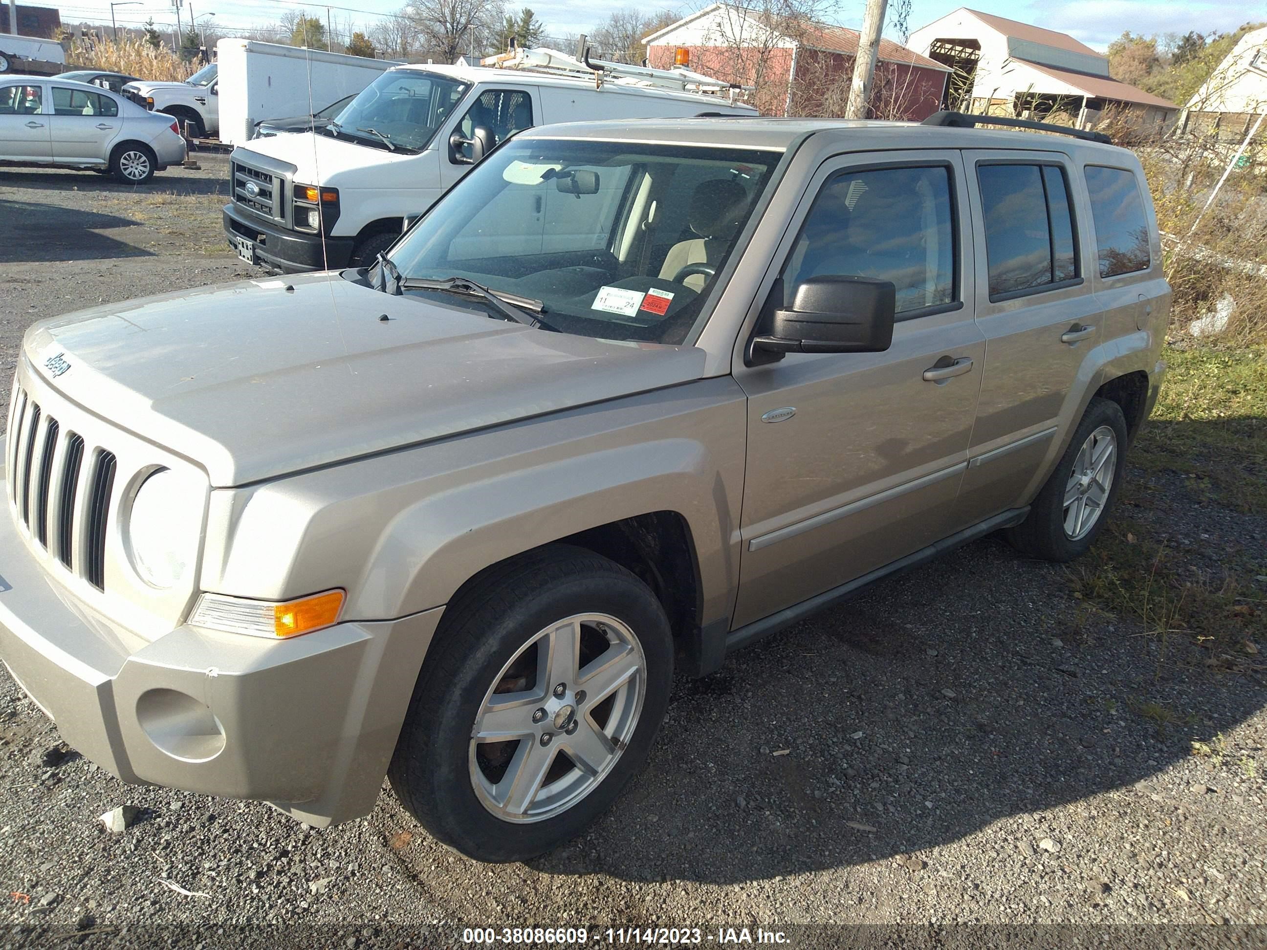 Photo 1 VIN: 1J4NF1GB8AD646005 - JEEP LIBERTY (PATRIOT) 