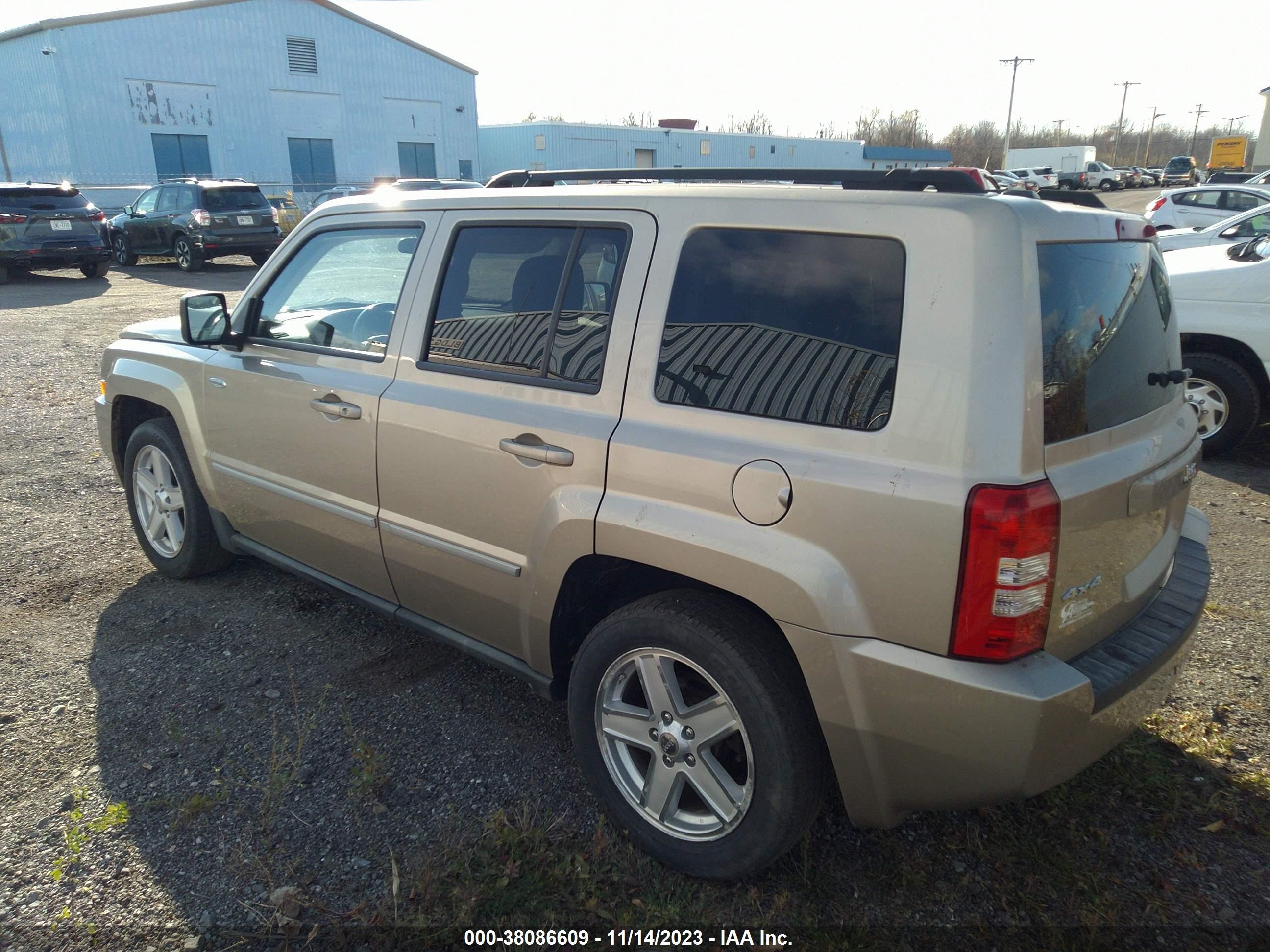 Photo 2 VIN: 1J4NF1GB8AD646005 - JEEP LIBERTY (PATRIOT) 