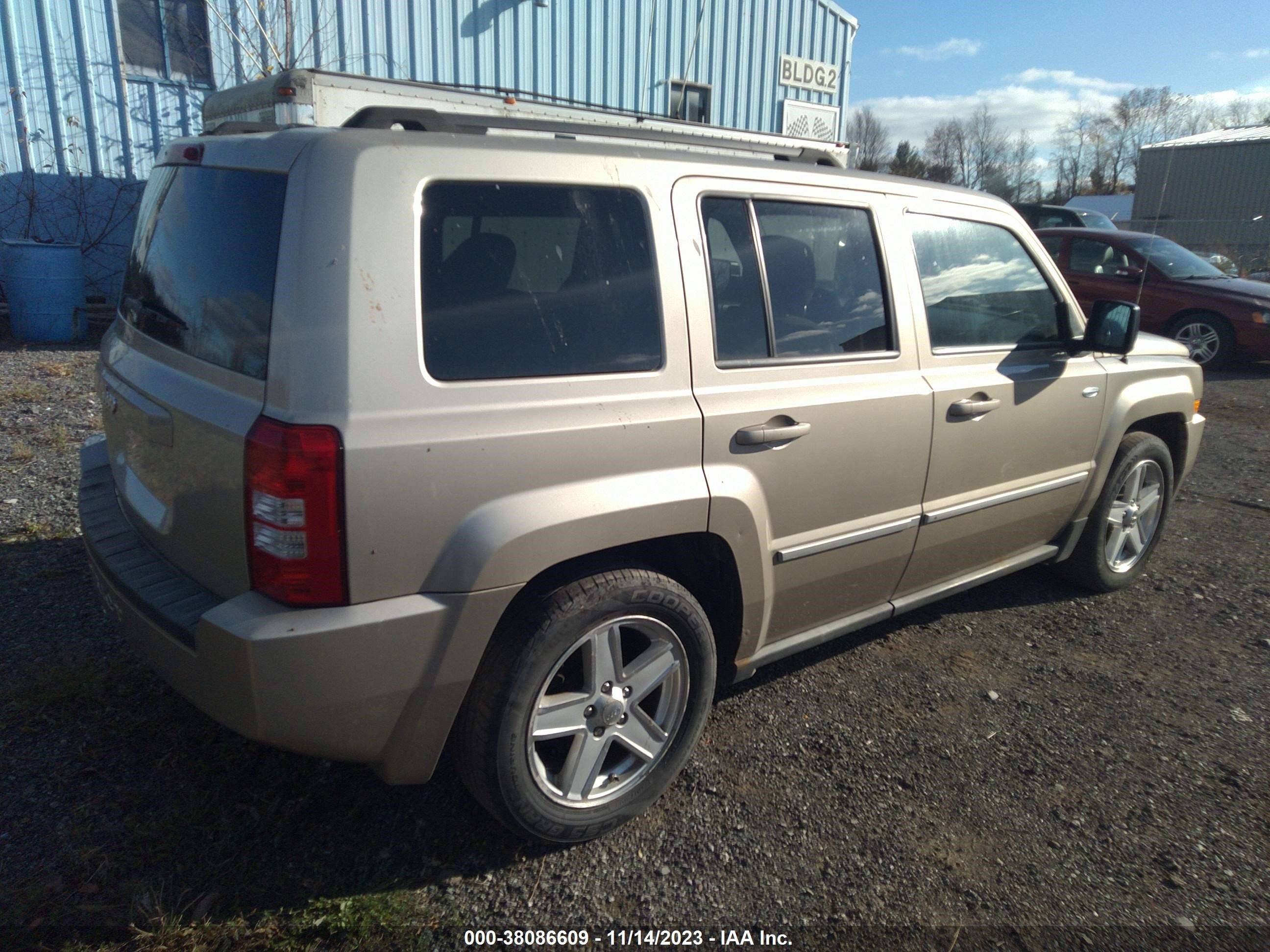 Photo 3 VIN: 1J4NF1GB8AD646005 - JEEP LIBERTY (PATRIOT) 