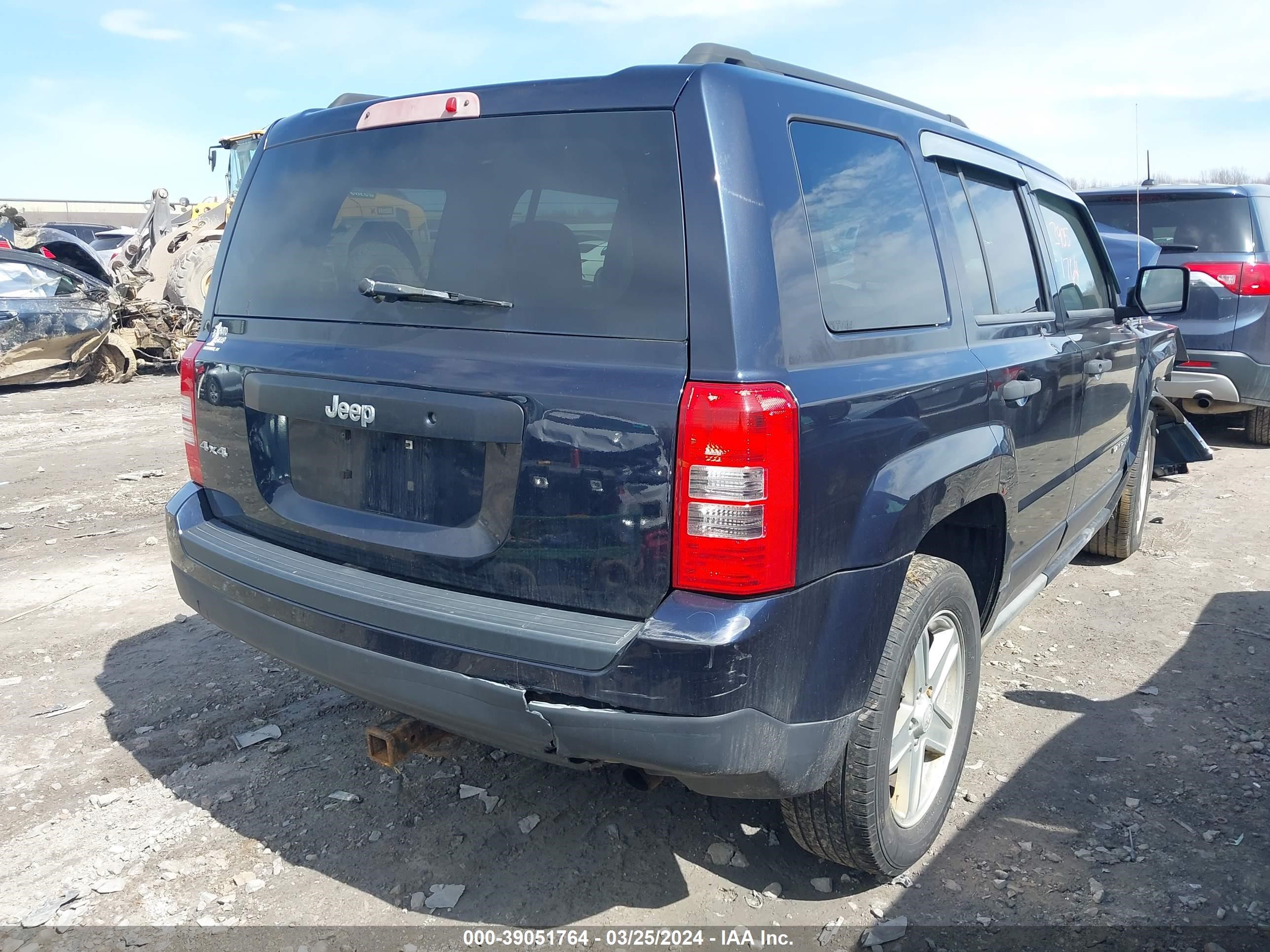 Photo 3 VIN: 1J4NF1GB9BD100671 - JEEP LIBERTY (PATRIOT) 