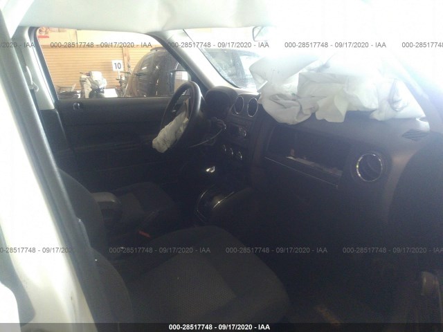 Photo 4 VIN: 1J4NF1GBXAD623180 - JEEP PATRIOT 