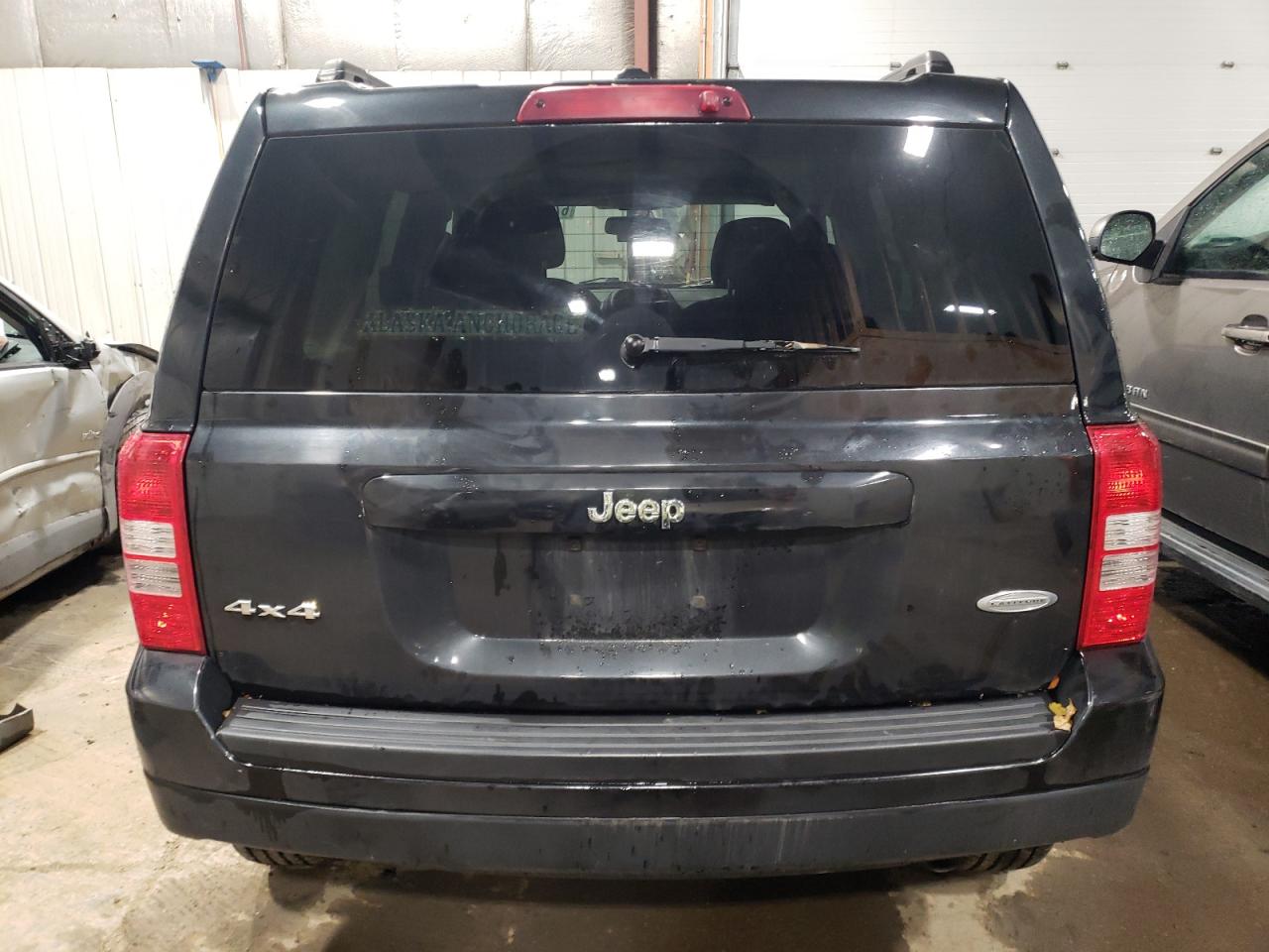 Photo 5 VIN: 1J4NF1GBXBD222973 - JEEP LIBERTY (PATRIOT) 