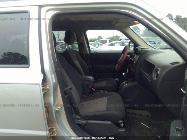 Photo 4 VIN: 1J4NF1GBXBD266262 - JEEP PATRIOT 