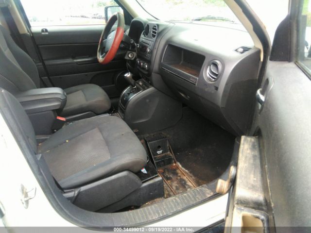 Photo 4 VIN: 1J4NF2GB0AD574092 - JEEP PATRIOT 