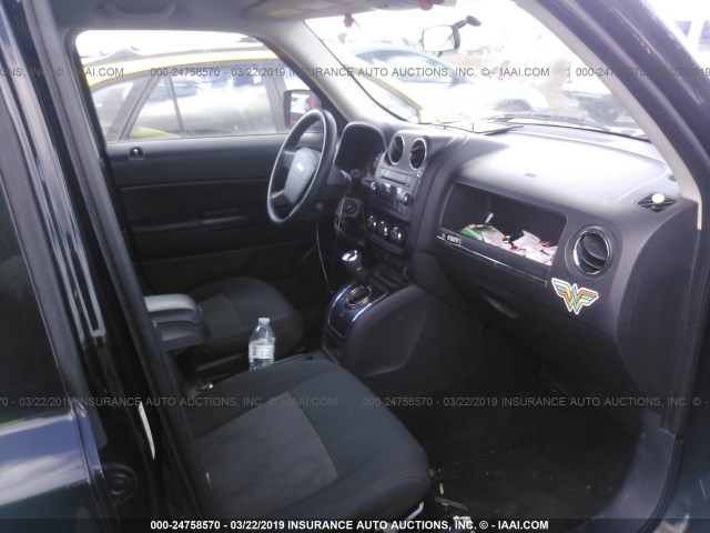 Photo 4 VIN: 1J4NF2GB3AD649528 - JEEP PATRIOT 