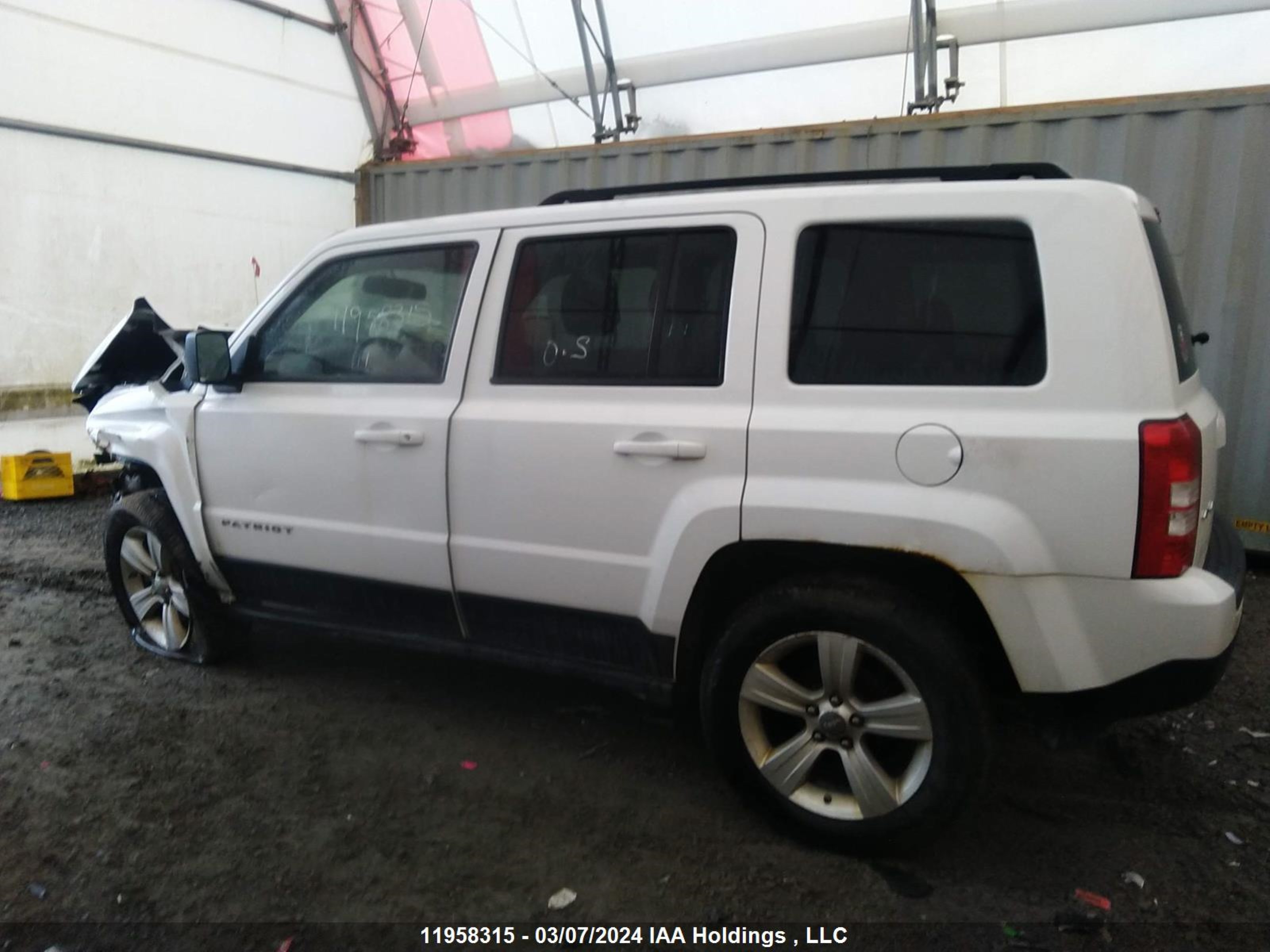 Photo 14 VIN: 1J4NF2GB3BD142176 - JEEP LIBERTY (PATRIOT) 