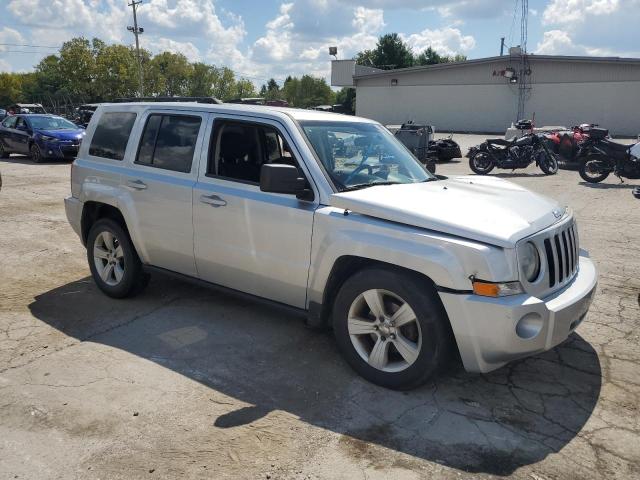 Photo 3 VIN: 1J4NF2GB4AD500724 - JEEP PATRIOT SP 