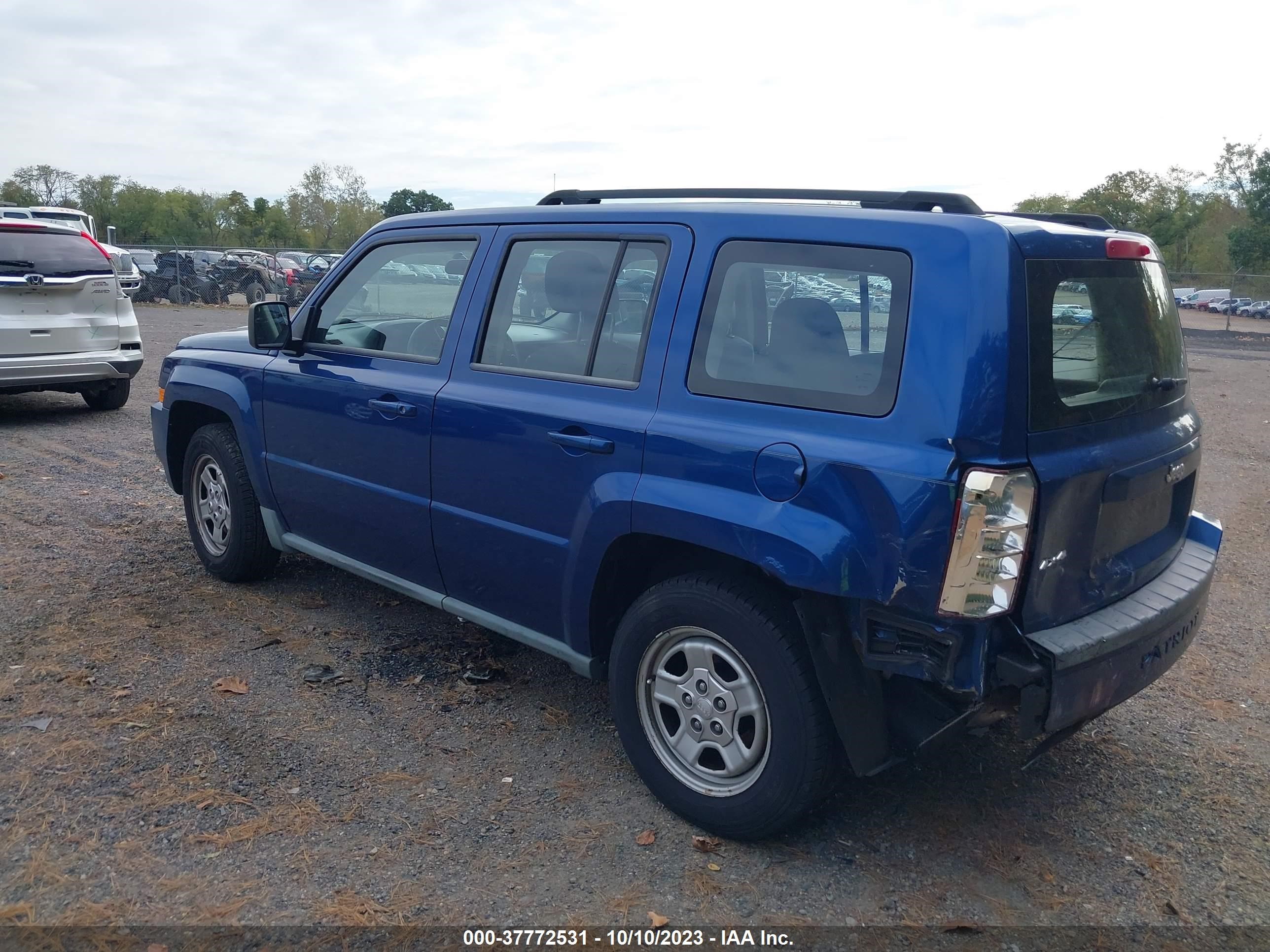 Photo 2 VIN: 1J4NF2GB7AD591388 - JEEP LIBERTY (PATRIOT) 