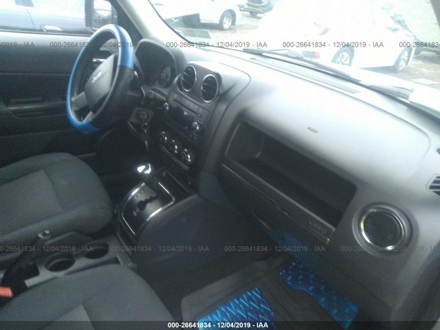 Photo 4 VIN: 1J4NF2GB7AD622302 - JEEP PATRIOT 