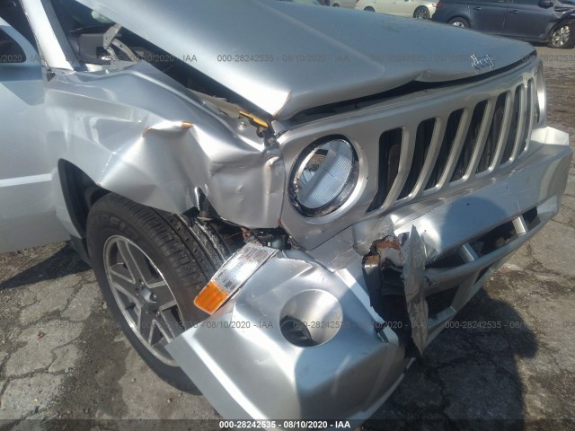 Photo 5 VIN: 1J4NF2GB8AD502461 - JEEP PATRIOT 