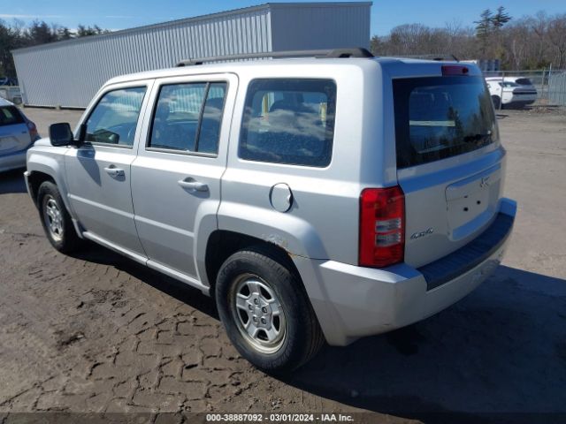 Photo 2 VIN: 1J4NF2GB8AD649525 - JEEP PATRIOT 