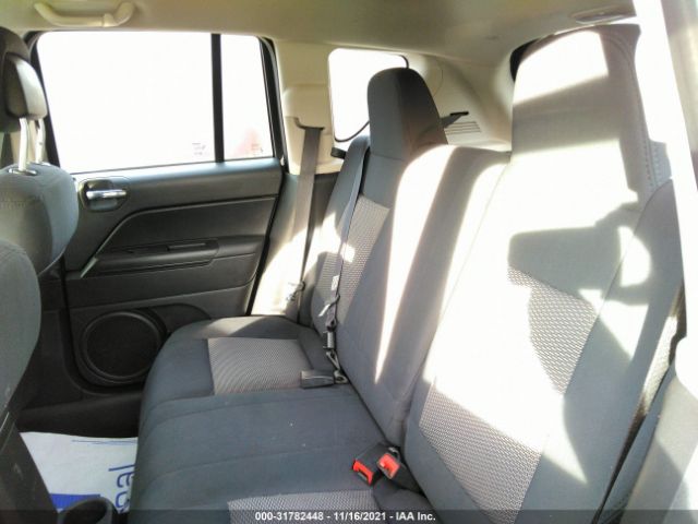 Photo 7 VIN: 1J4NF4FB1AD553314 - JEEP COMPASS 