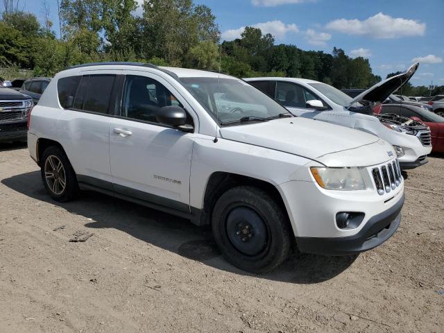 Photo 3 VIN: 1J4NF4FB2BD222663 - JEEP COMPASS 