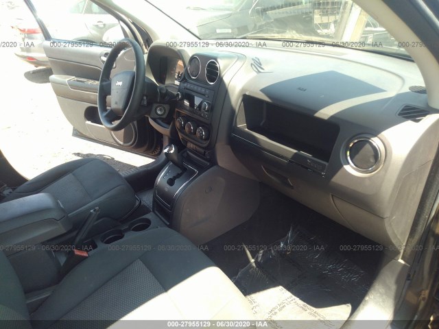 Photo 4 VIN: 1J4NF4FB3AD649512 - JEEP COMPASS 