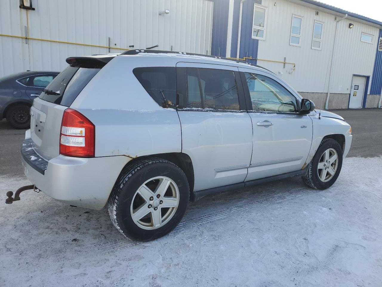 Photo 2 VIN: 1J4NF4FB4AD581074 - JEEP COMPASS 