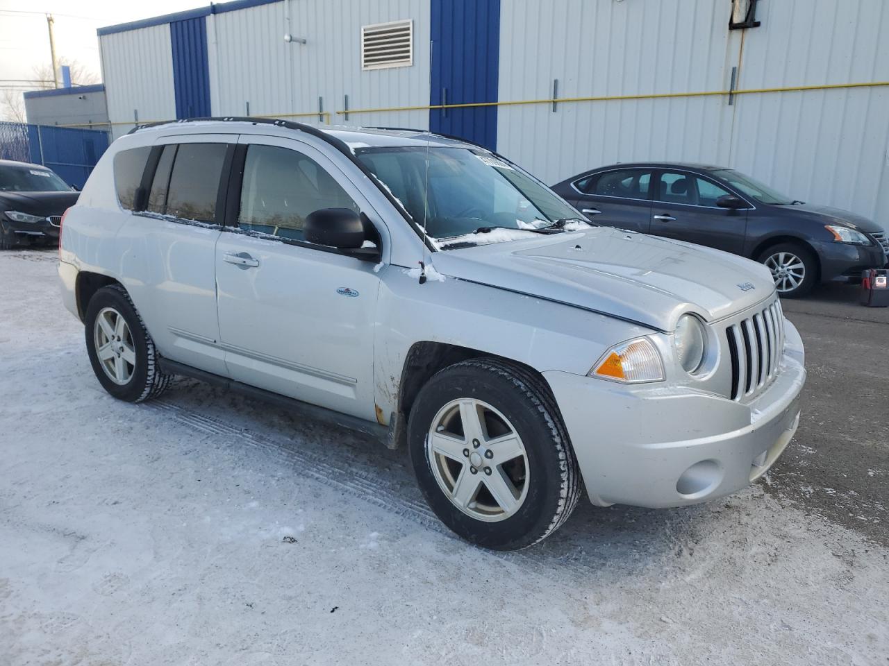 Photo 3 VIN: 1J4NF4FB4AD581074 - JEEP COMPASS 