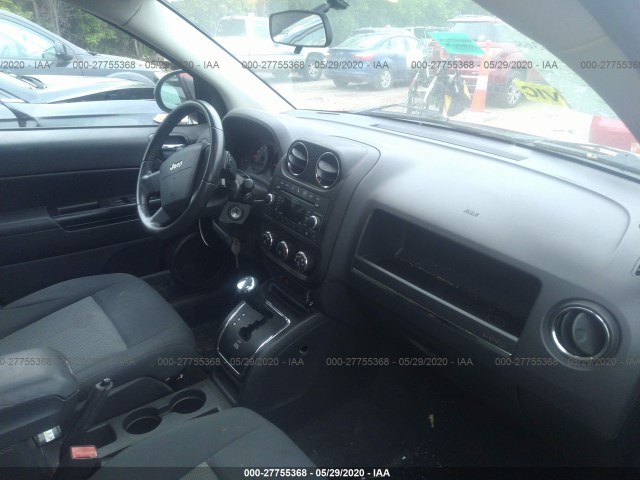 Photo 4 VIN: 1J4NF4FBXAD502068 - JEEP COMPASS 