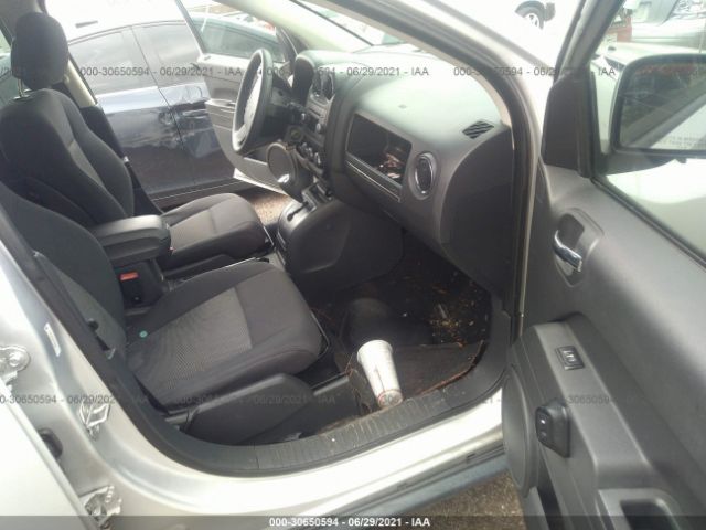 Photo 4 VIN: 1J4NF4FBXAD502538 - JEEP COMPASS 