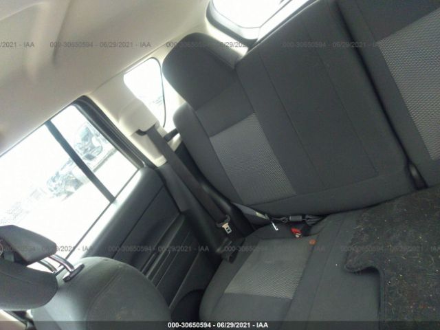 Photo 7 VIN: 1J4NF4FBXAD502538 - JEEP COMPASS 