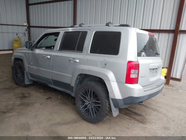 Photo 2 VIN: 1J4NF4GB7BD161387 - JEEP PATRIOT 