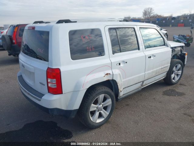 Photo 3 VIN: 1J4NF4GBXBD173985 - JEEP PATRIOT 