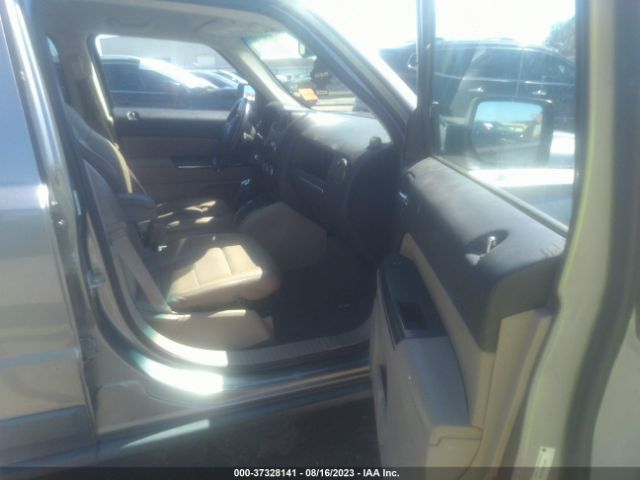 Photo 4 VIN: 1J4NF4GBXBD255943 - JEEP PATRIOT 