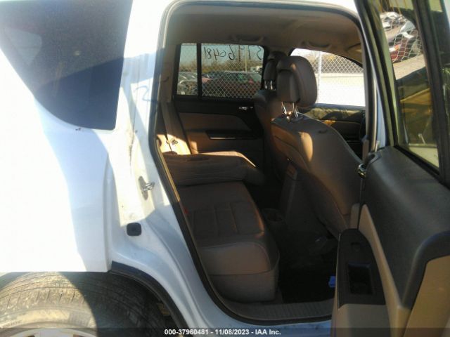 Photo 7 VIN: 1J4NF5FB1BD209909 - JEEP COMPASS 