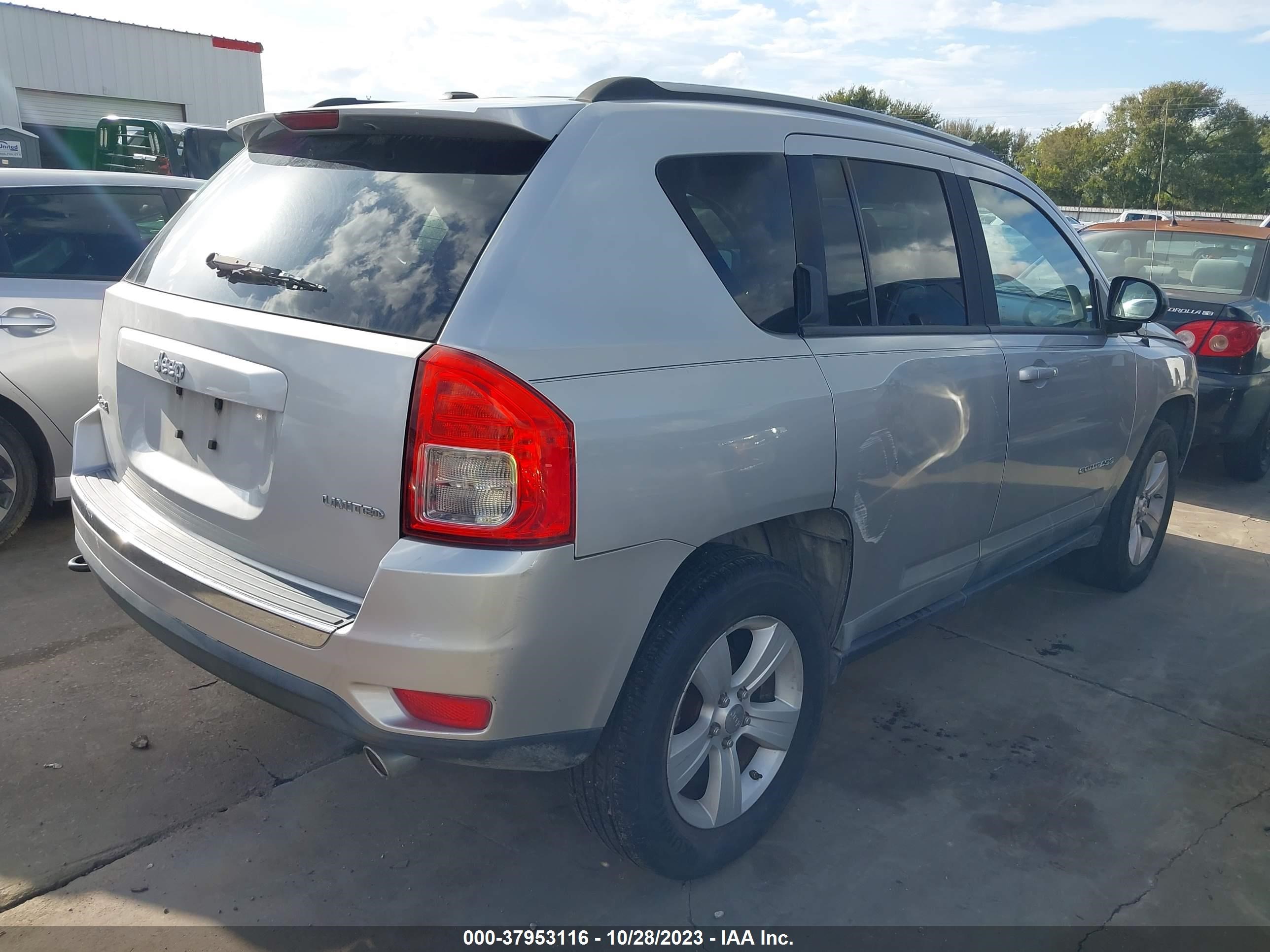 Photo 3 VIN: 1J4NF5FB7BD143785 - JEEP COMPASS 