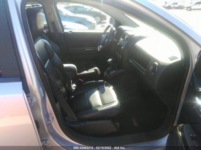 Photo 4 VIN: 1J4NF5FB8BD259609 - JEEP COMPASS 