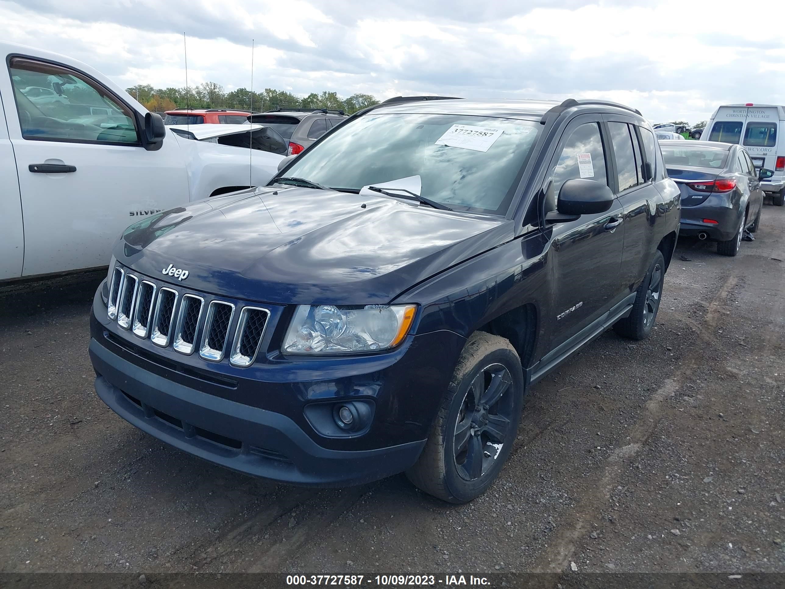 Photo 1 VIN: 1J4NT1FA0BD176622 - JEEP COMPASS 