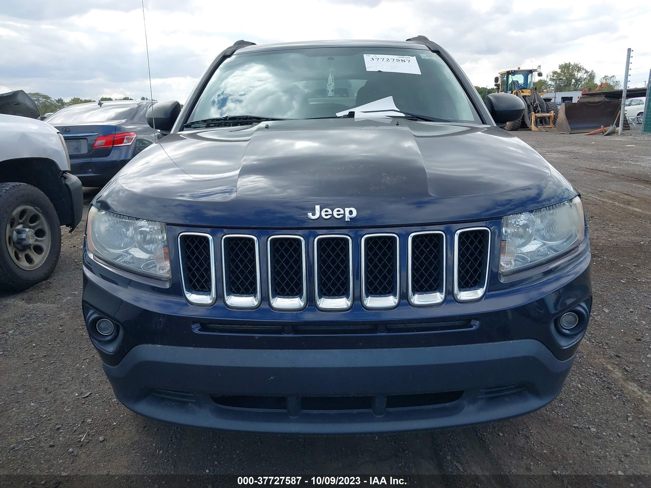 Photo 5 VIN: 1J4NT1FA0BD176622 - JEEP COMPASS 