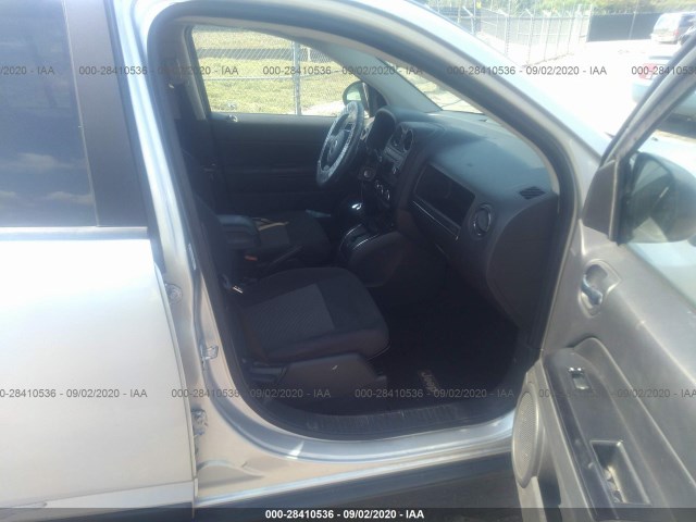 Photo 4 VIN: 1J4NT1FA0BD286716 - JEEP COMPASS 