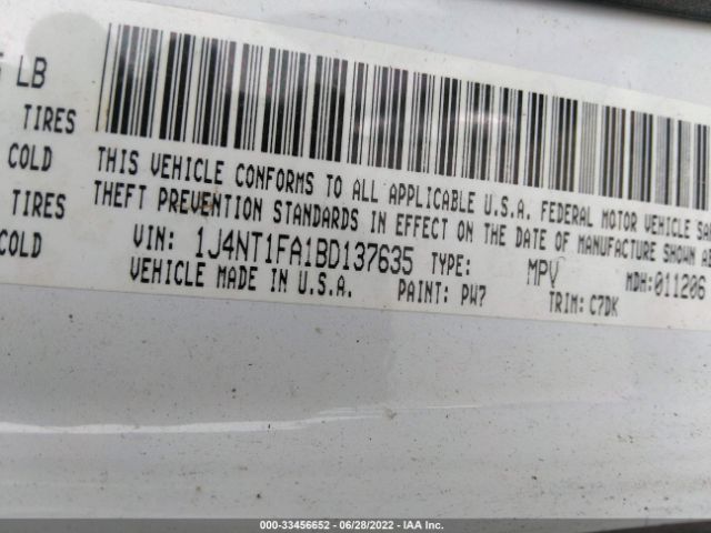 Photo 8 VIN: 1J4NT1FA1BD137635 - JEEP COMPASS 