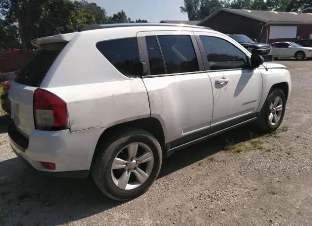 Photo 3 VIN: 1J4NT1FA1BD165600 - JEEP COMPASS 