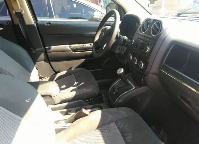 Photo 4 VIN: 1J4NT1FA1BD165600 - JEEP COMPASS 