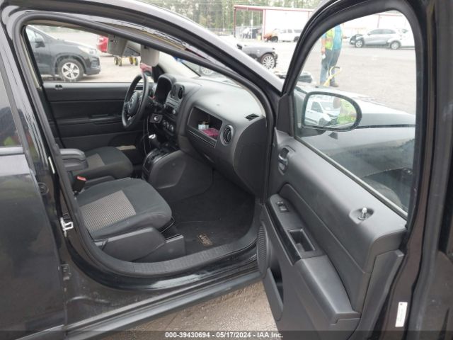 Photo 4 VIN: 1J4NT1FA2BD216800 - JEEP COMPASS 