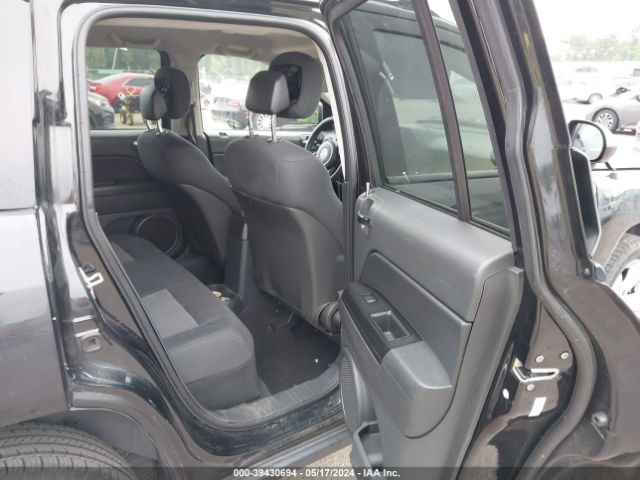 Photo 7 VIN: 1J4NT1FA2BD216800 - JEEP COMPASS 