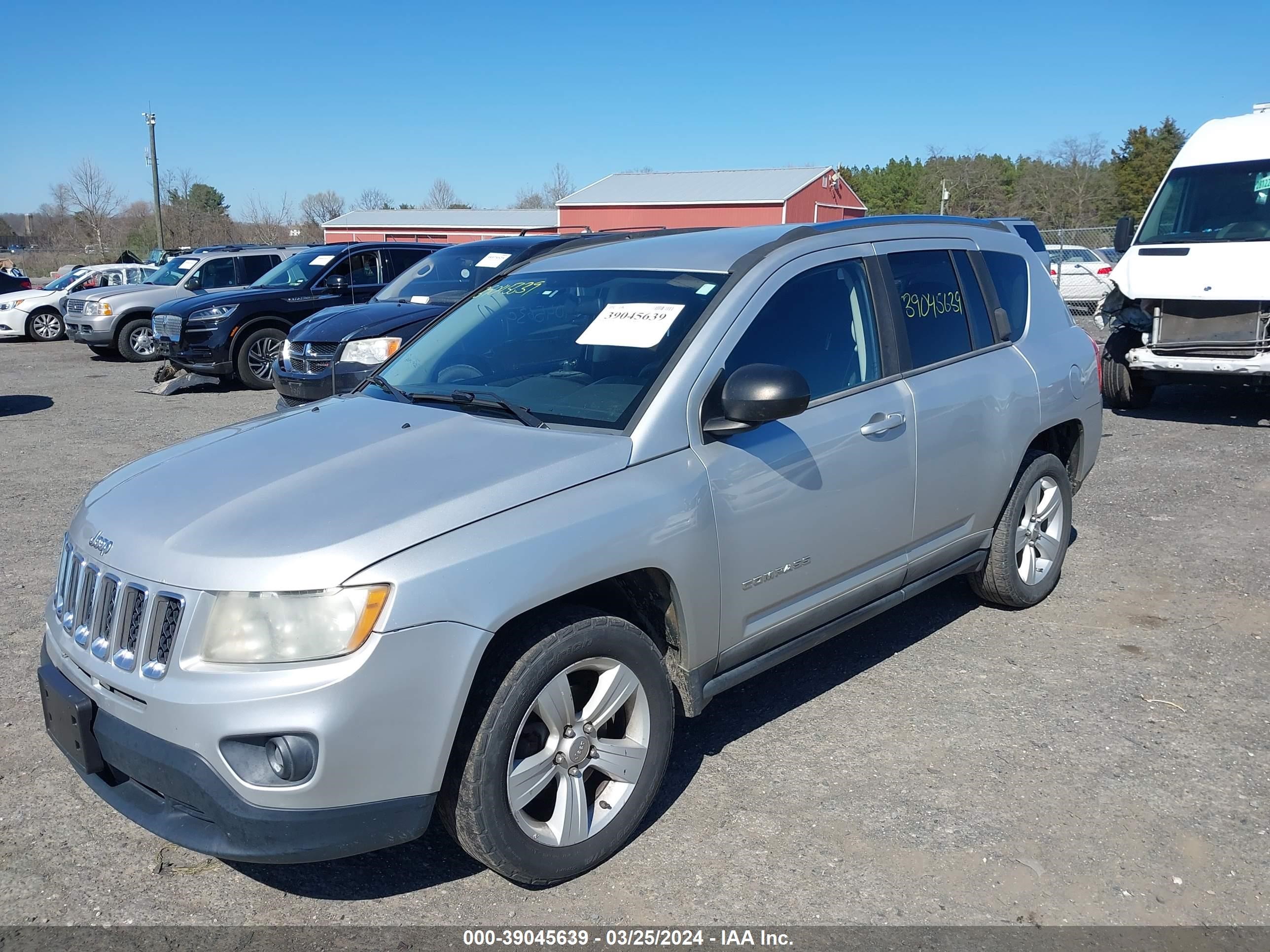 Photo 1 VIN: 1J4NT1FA7BD139325 - JEEP COMPASS 