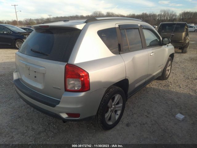 Photo 3 VIN: 1J4NT1FA7BD189982 - JEEP COMPASS 