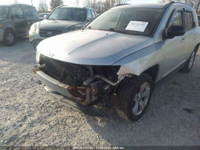 Photo 5 VIN: 1J4NT1FA7BD189982 - JEEP COMPASS 