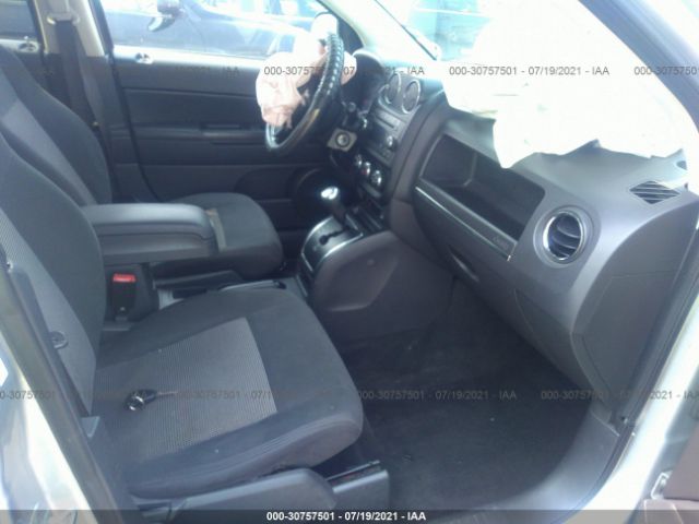 Photo 4 VIN: 1J4NT1FA7BD248819 - JEEP COMPASS 