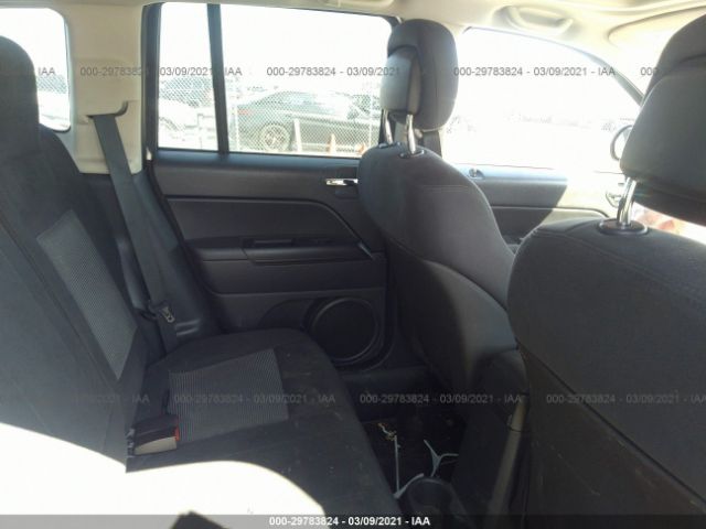 Photo 7 VIN: 1J4NT1FA8BD139401 - JEEP COMPASS 