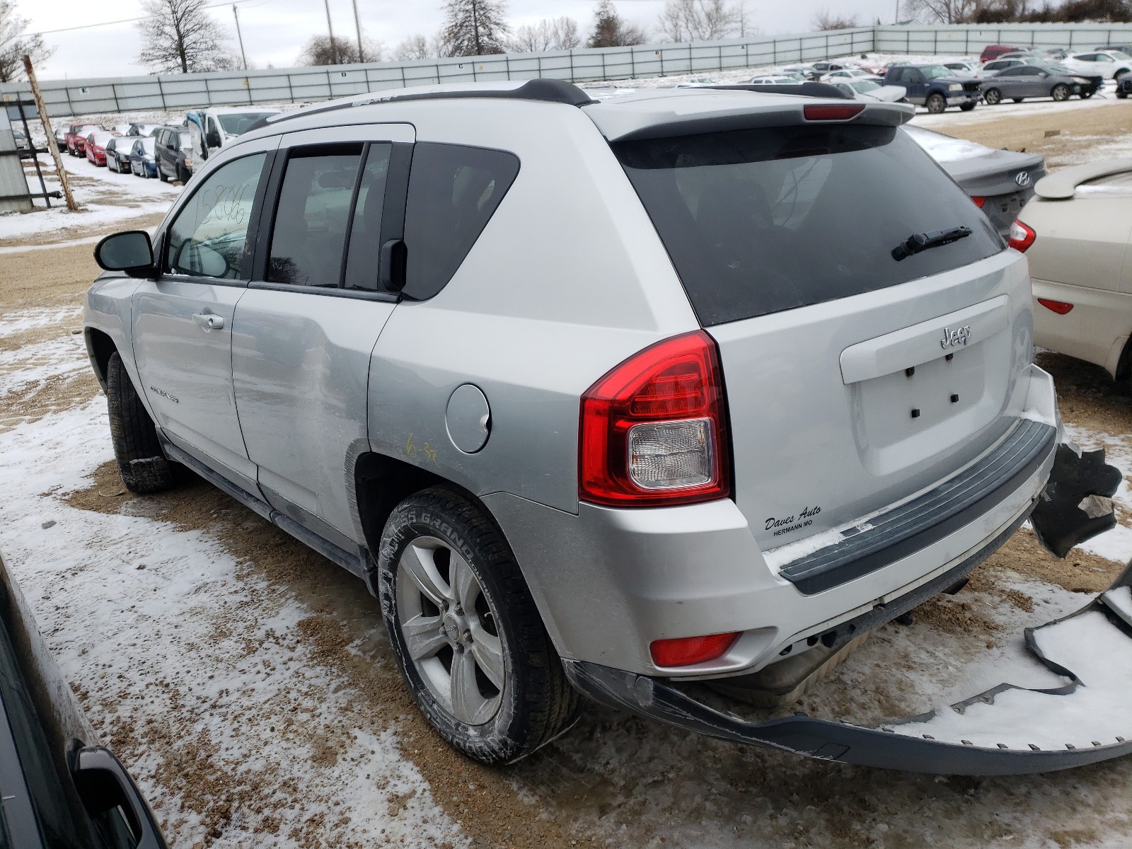 Photo 2 VIN: 1J4NT1FA8BD143884 - JEEP COMPASS SP 