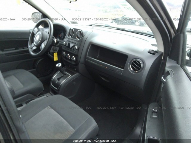 Photo 4 VIN: 1J4NT1FA8BD165710 - JEEP COMPASS 