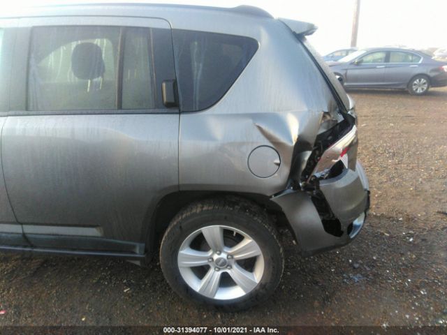 Photo 5 VIN: 1J4NT1FA8BD256640 - JEEP COMPASS 