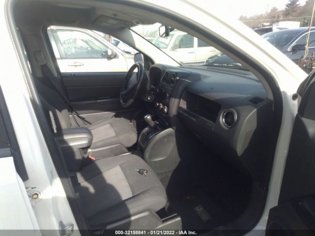 Photo 4 VIN: 1J4NT1FA9AD621874 - JEEP COMPASS 